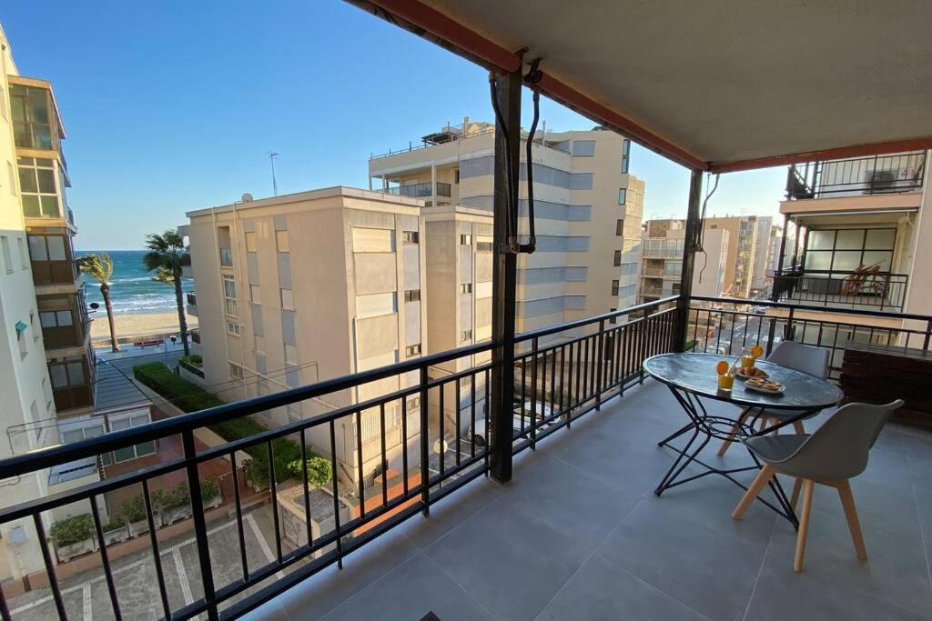 Amplio Apartamento Seaview Apartment Salou Luaran gambar